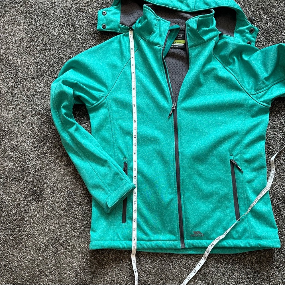 Trespass Softshell Ski Jacket With Removable Hood. - image 6